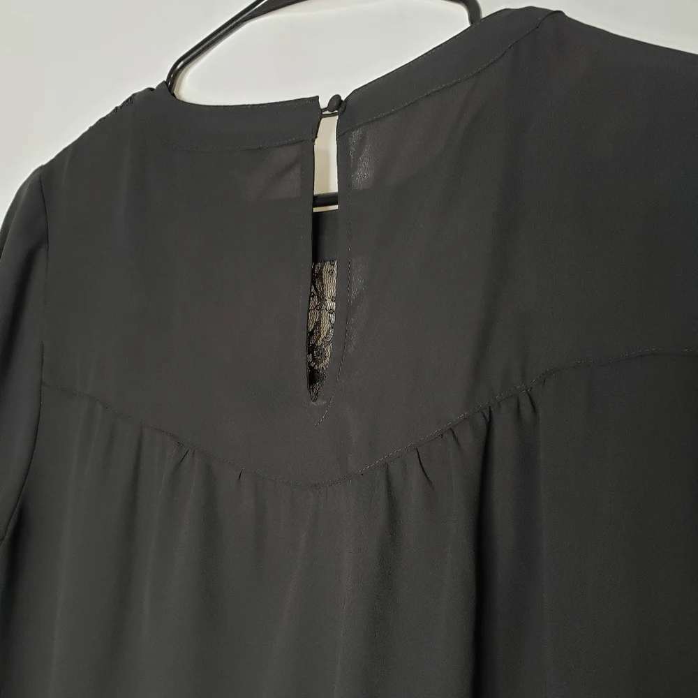 Women's long sleeve Express blouse size Medium - Picture 6 of 6